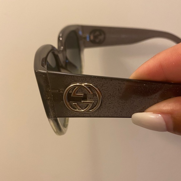 Gucci Sunglasses - Picture 4 of 7